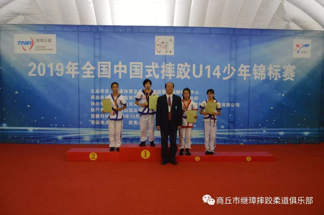 九游会-摔跤热身赛掀起高潮，南城巨龙队绝杀粤西迅豹队，老将里程碑之夜——回归即成焦点